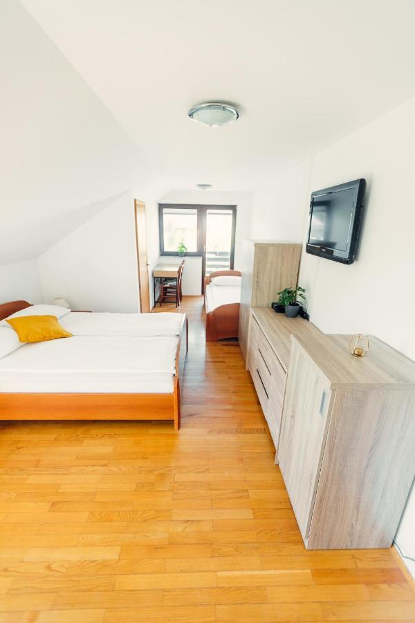Frankovic Bed&Breakfast Vinica Zewnętrze zdjęcie